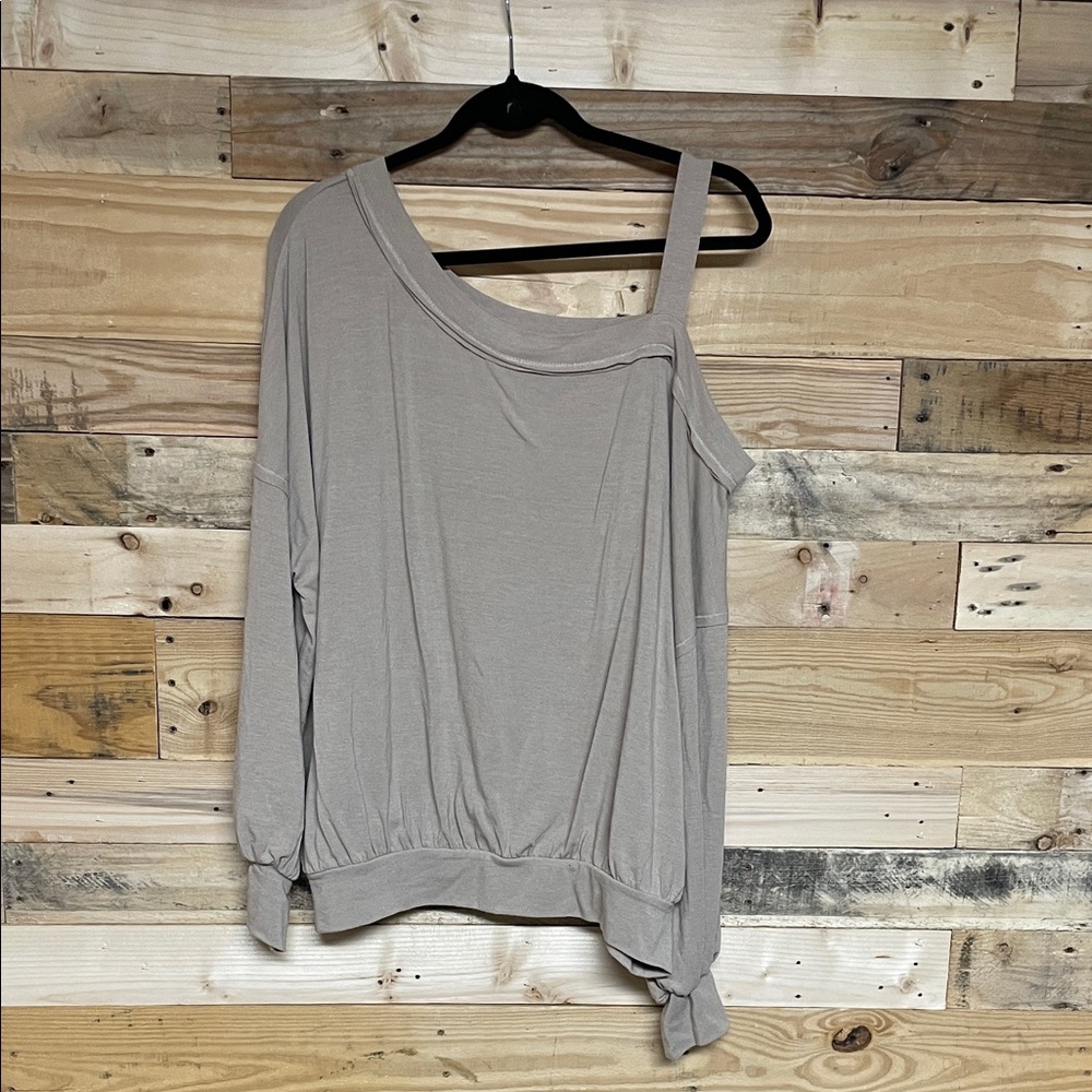 In Loom size Large Lightweight Tan Color Off The Shoulder Terry Cloth Sweatshirt